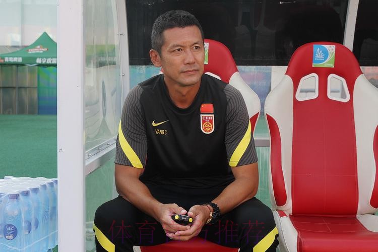 国少新年首期集训,杨晨苦寻后防铁闸 国少新年首期集训,杨晨苦寻后防铁闸