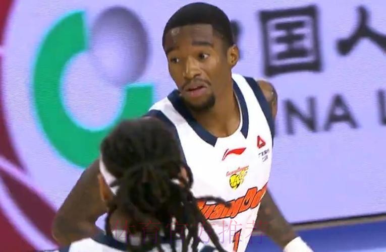 奇葩数据！广东半场国内球员投篮13中0 萨林杰8中1